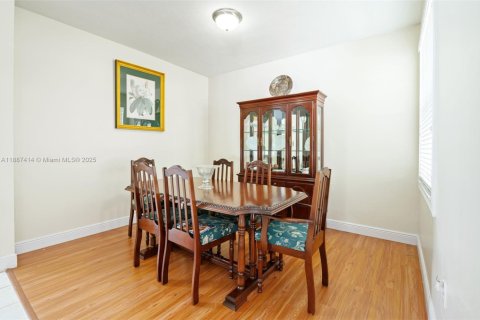Casa en venta en Miramar, Florida, 4 dormitorios, 242.29 m2 № 1946651 - foto 8