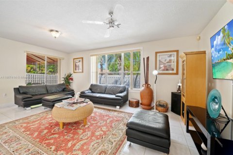 Casa en venta en Miramar, Florida, 4 dormitorios, 242.29 m2 № 1946651 - foto 5