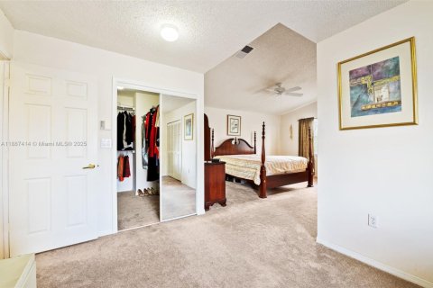 Casa en venta en Miramar, Florida, 4 dormitorios, 242.29 m2 № 1946651 - foto 13