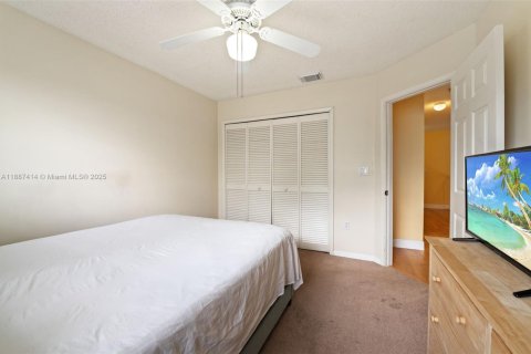 Casa en venta en Miramar, Florida, 4 dormitorios, 242.29 m2 № 1946651 - foto 22