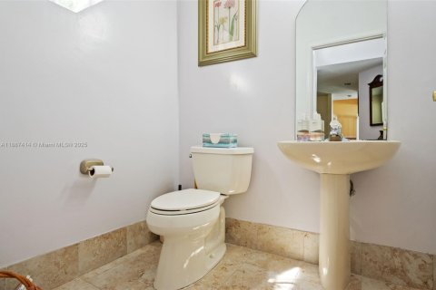 Casa en venta en Miramar, Florida, 4 dormitorios, 242.29 m2 № 1946651 - foto 25