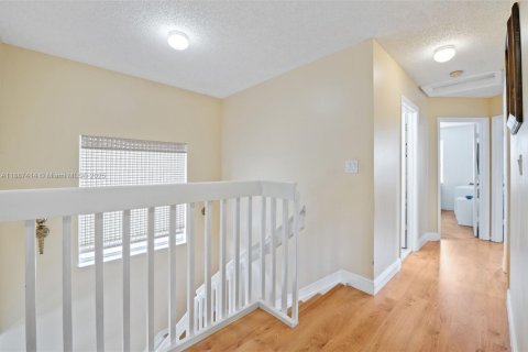 Casa en venta en Miramar, Florida, 4 dormitorios, 242.29 m2 № 1946651 - foto 12