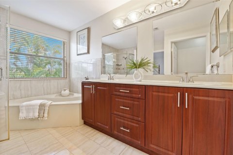 Casa en venta en Miramar, Florida, 4 dormitorios, 242.29 m2 № 1946651 - foto 18