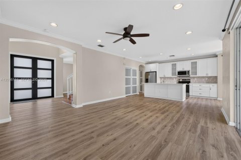 Casa en venta en Homestead, Florida, 5 dormitorios, 258.83 m2 № 2168051 - foto 7