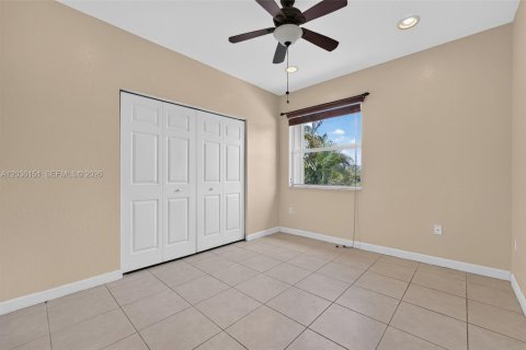 Casa en venta en Homestead, Florida, 5 dormitorios, 258.83 m2 № 2168051 - foto 21