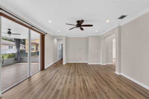 Casa en venta en Homestead, Florida, 5 dormitorios, 258.83 m2 № 2168051 - foto 8