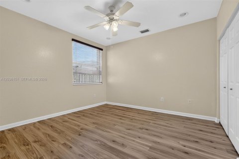 Casa en venta en Homestead, Florida, 5 dormitorios, 258.83 m2 № 2168051 - foto 14