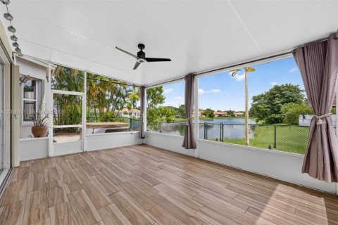 Casa en venta en Homestead, Florida, 5 dormitorios, 258.83 m2 № 2168051 - foto 13