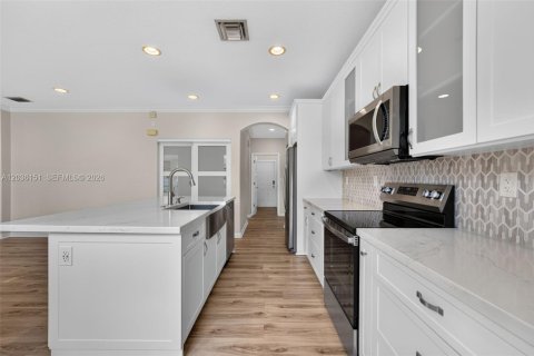 Casa en venta en Homestead, Florida, 5 dormitorios, 258.83 m2 № 2168051 - foto 10