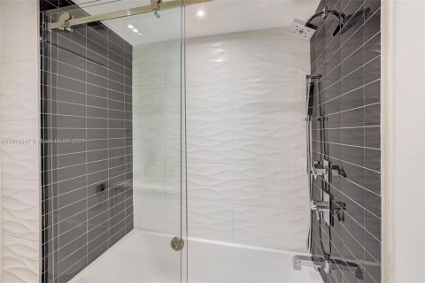 Condominio en venta en Aventura, Florida, 2 dormitorios, 139.35 m2 № 1969427 - foto 14