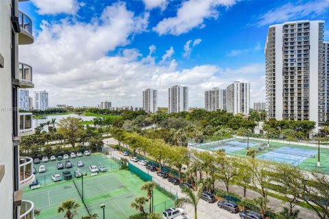 Condominio en venta en Aventura, Florida, 2 dormitorios, 139.35 m2 № 1969427 - foto 21