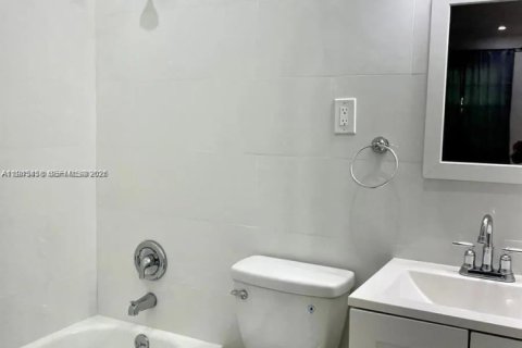 Снять в аренду виллу или дом в Норт-Майами, Флорида 1 спальня, № 2001981 - фото 5