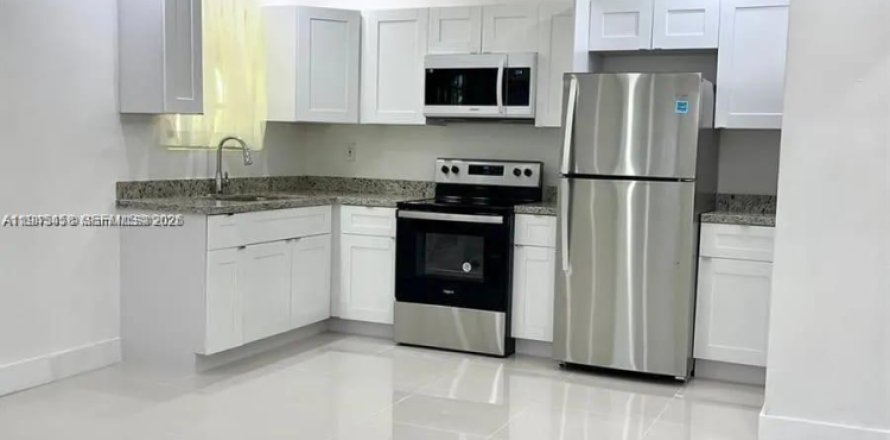 Дом в Норт-Майами, Флорида 1 спальня № 2001981