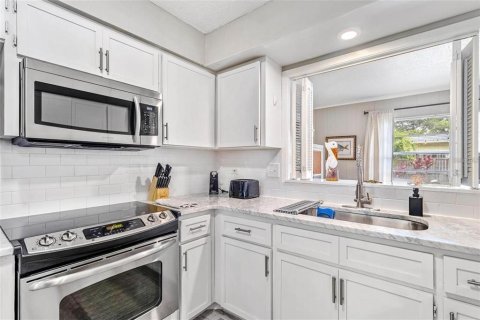 Villa ou maison à louer à Bradenton, Floride: 3 chambres, 163.69 m2 № 2211823 - photo 9