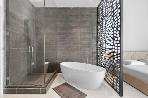 Copropriété à louer à Miami, Floride: 3 chambres, 185.15 m2 № 2019332 - photo 9