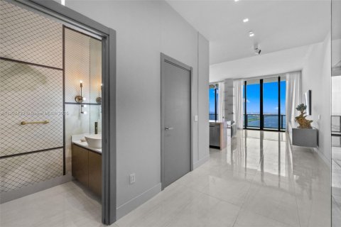 Copropriété à louer à Miami, Floride: 3 chambres, 185.15 m2 № 2019332 - photo 2