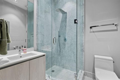 Copropriété à louer à Miami, Floride: 3 chambres, 185.15 m2 № 2019332 - photo 13
