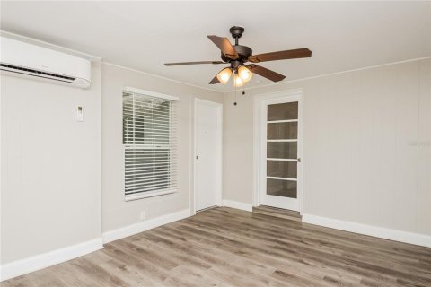 Casa en alquiler en Kissimmee, Florida, 4 dormitorios, 113.06 m2 № 1843062 - foto 6