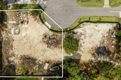 House in Pinecrest, Florida 8 bedrooms № 2082838 - photo 8