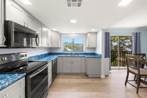 Condominio en venta en Tarpon Springs, Florida, 2 dormitorios, 104.33 m2 № 1902999 - foto 8