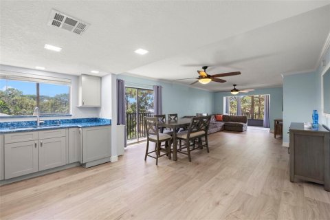 Condominio en venta en Tarpon Springs, Florida, 2 dormitorios, 104.33 m2 № 1902999 - foto 3