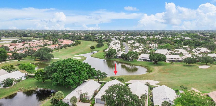 House in Boynton Beach, Florida 3 bedrooms, 206.71 sq.m. № 1116982