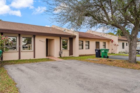 Adosado en alquiler en Miami, Florida, 2 dormitorios, 95.69 m2 № 1945780 - foto 28