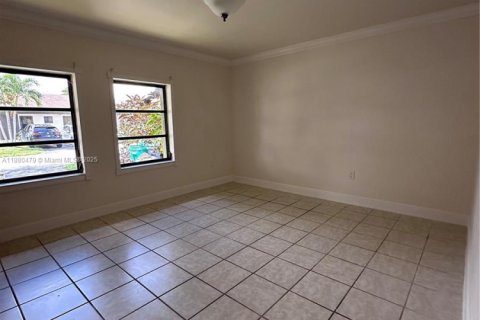 Adosado en alquiler en Miami, Florida, 2 dormitorios, 95.69 m2 № 1945780 - foto 3