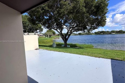 Adosado en alquiler en Miami, Florida, 2 dormitorios, 95.69 m2 № 1945780 - foto 6