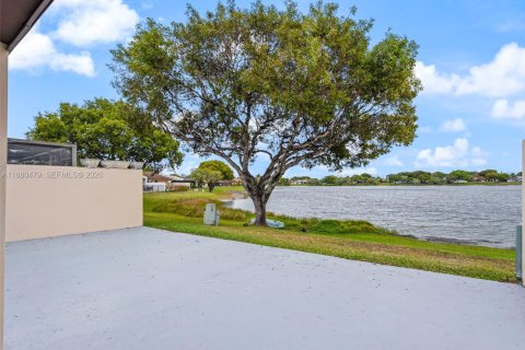 Adosado en alquiler en Miami, Florida, 2 dormitorios, 95.69 m2 № 1945780 - foto 20