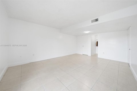 Condominio en venta en Miami, Florida, 2 dormitorios, 139.54 m2 № 2056334 - foto 10