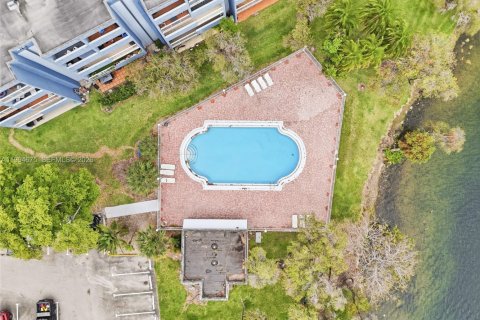 Condominio en venta en Miami, Florida, 2 dormitorios, 139.54 m2 № 2056334 - foto 19