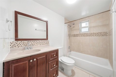 Condominio en venta en Miami, Florida, 2 dormitorios, 139.54 m2 № 2056334 - foto 11