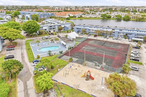 Condominio en venta en Miami, Florida, 2 dormitorios, 139.54 m2 № 2056334 - foto 22