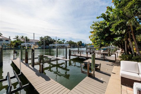 Touwnhouse à vendre à Tierra Verde, Floride: 2 chambres, 162.58 m2 № 1901863 - photo 4