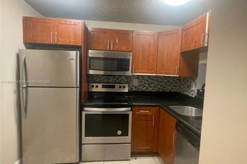 Copropriété à louer à Miami, Floride: 1 chambre, 76.74 m2 № 1967758 - photo 2