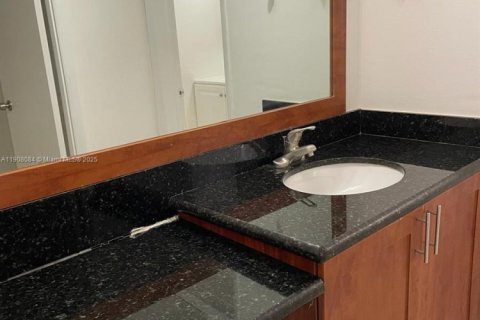 Copropriété à louer à Miami, Floride: 1 chambre, 76.74 m2 № 1967758 - photo 8