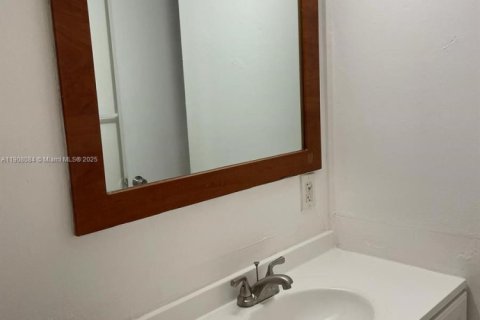 Copropriété à louer à Miami, Floride: 1 chambre, 76.74 m2 № 1967758 - photo 7