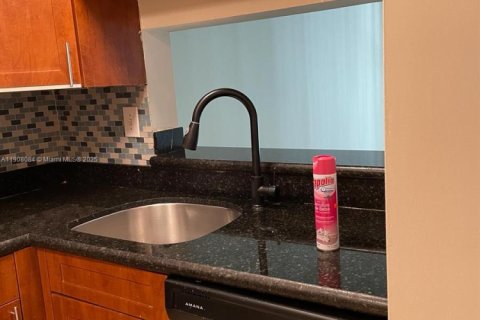 Copropriété à louer à Miami, Floride: 1 chambre, 76.74 m2 № 1967758 - photo 3