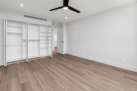 Copropriété à louer à Miami, Floride: 2 chambres, 122.26 m2 № 1928714 - photo 8
