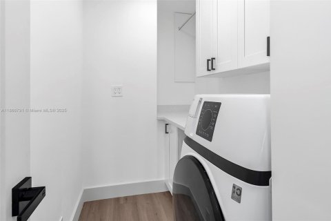 Copropriété à louer à Miami, Floride: 2 chambres, 122.26 m2 № 1928714 - photo 14