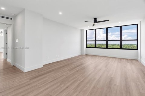 Copropriété à louer à Miami, Floride: 2 chambres, 122.26 m2 № 1928714 - photo 11