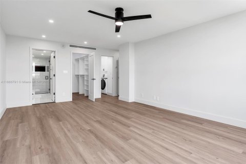 Copropriété à louer à Miami, Floride: 2 chambres, 122.26 m2 № 1928714 - photo 12