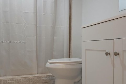 Copropriété à vendre à Pembroke Pines, Floride: 2 chambres, 102.19 m2 № 2073098 - photo 7