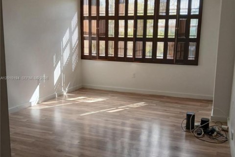 Copropriété à vendre à Pembroke Pines, Floride: 2 chambres, 102.19 m2 № 2073098 - photo 8