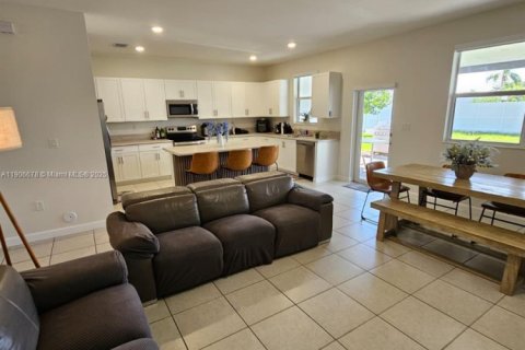 Снять в аренду виллу или дом в Майами, Флорида 5 спален, 311.13м2, № 1963194 - фото 9