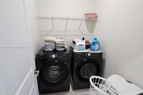 Снять в аренду виллу или дом в Майами, Флорида 5 спален, 311.13м2, № 1963194 - фото 30