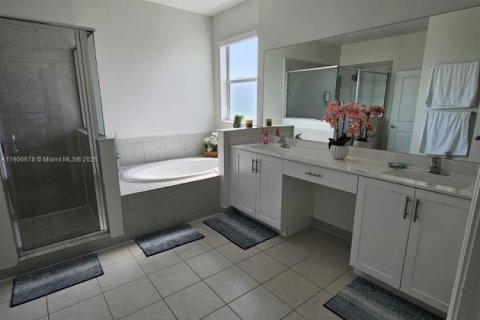 Снять в аренду виллу или дом в Майами, Флорида 5 спален, 311.13м2, № 1963194 - фото 27