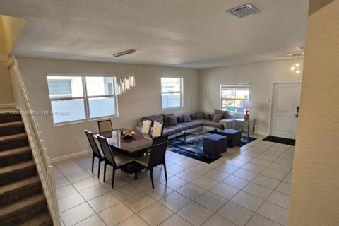 Снять в аренду виллу или дом в Майами, Флорида 5 спален, 311.13м2, № 1963194 - фото 14