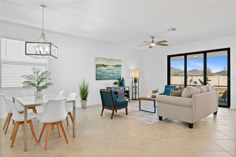 House in Port Charlotte, Florida 3 bedrooms, 170.94 sq.m. № 2227513 - photo 8